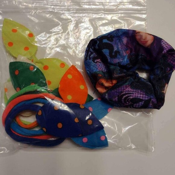 Descendants scrunchie and pony tail holders - Picture 1 of 1